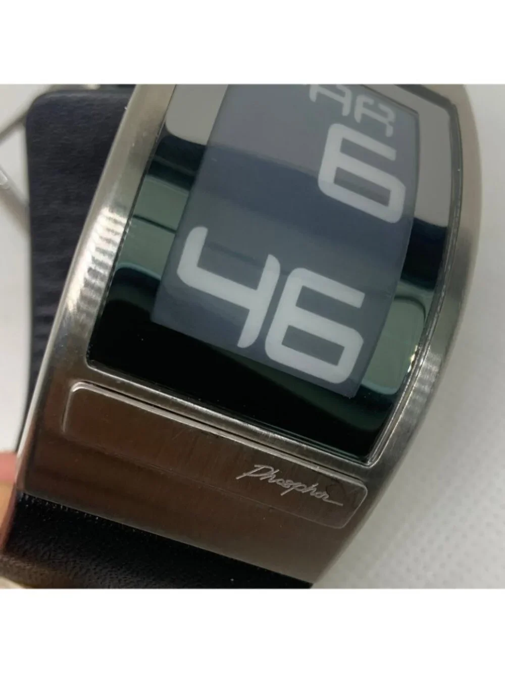Phosphor World Time WC03 E-ink Original men digital watch 50MWR running
